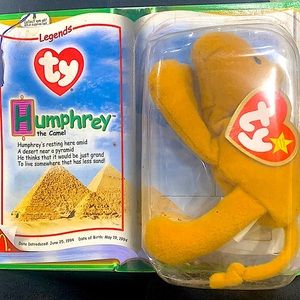 Never opened Beanie Babie “Humphrey”